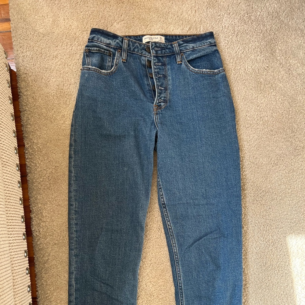 Abercrombie & Fitch High Rise Mom Jeans - Size 2